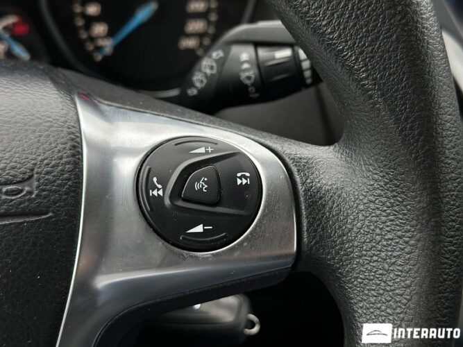 Ford Focus 41 interauto-car