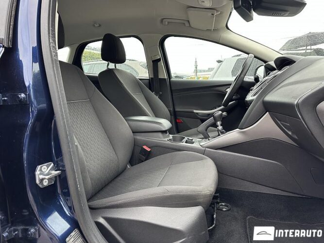 Ford Focus 46 interauto-car