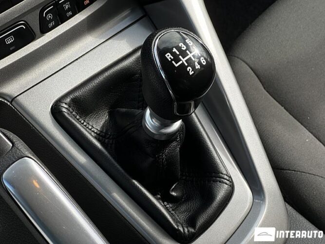 Ford Focus 43 interauto-car