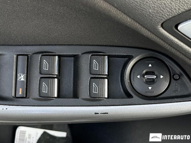 Ford Focus 48 interauto-car