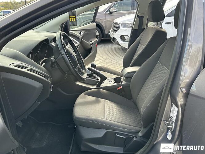Ford Focus 36 interauto-car
