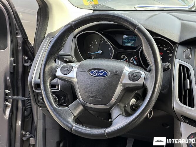 Ford Focus 38 interauto-car