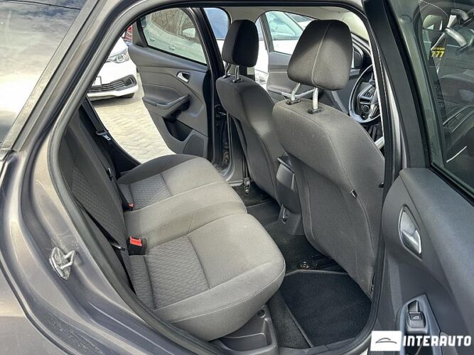 Ford Focus 46 interauto-car
