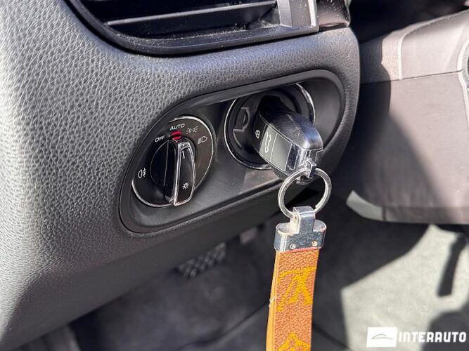 Porsche Macan 53 interauto-car