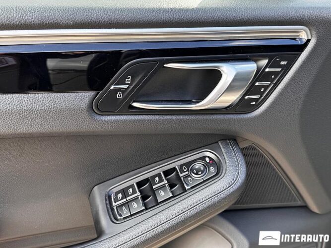 Porsche Macan 51 interauto-car