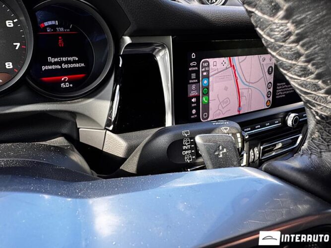 Porsche Macan 49 interauto-car