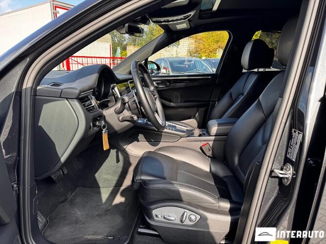 Porsche Macan 41 interauto-car
