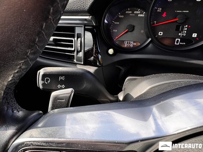 Porsche Macan 50 interauto-car