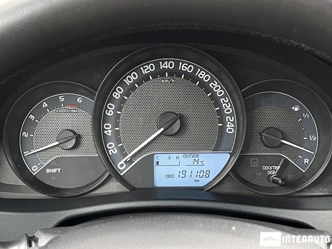 Toyota Auris 31 interauto-car