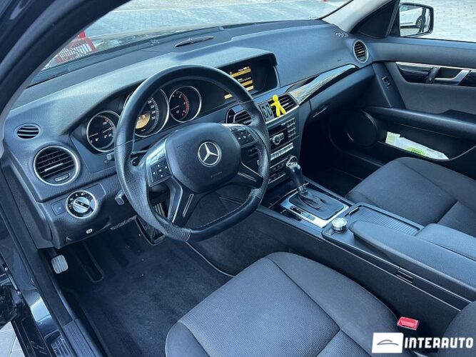 Mercedes C 180 33 interauto-car
