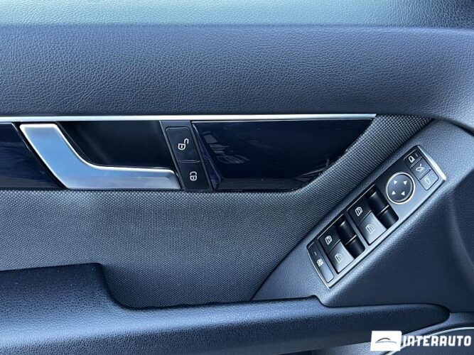 Mercedes C 180 43 interauto-car