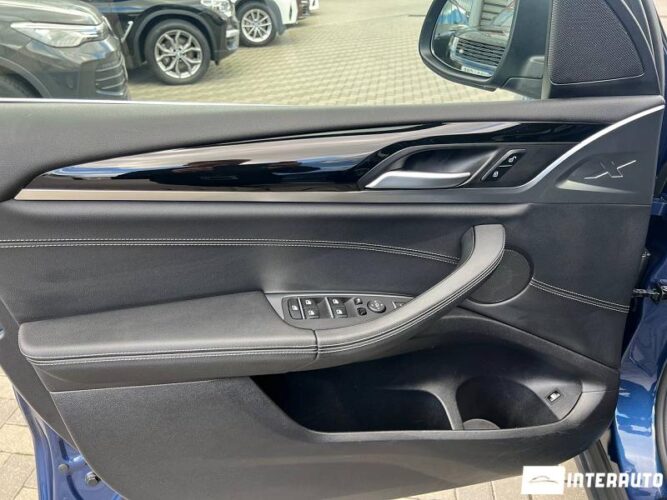 BMW X3 3.0e 44 interauto-car