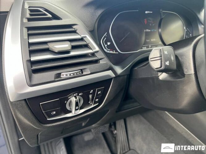 BMW X3 3.0e 56 interauto-car