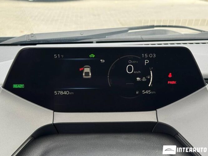 Toyota Prius 38 interauto-car