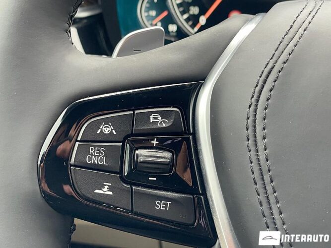 BMW 530 43 interauto-car