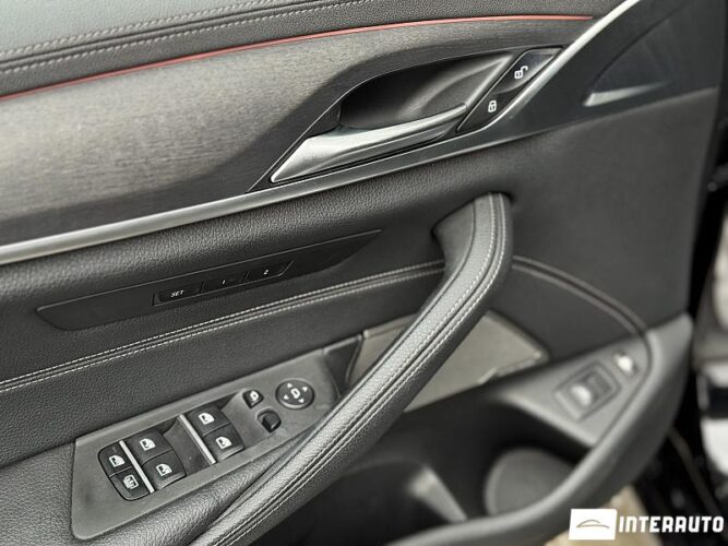 BMW 530e 43 interauto-car