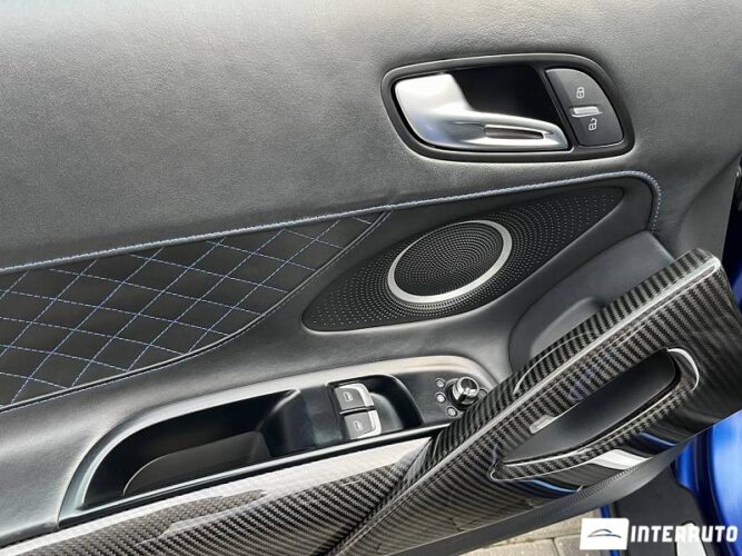 Audi R8 35 interauto-car