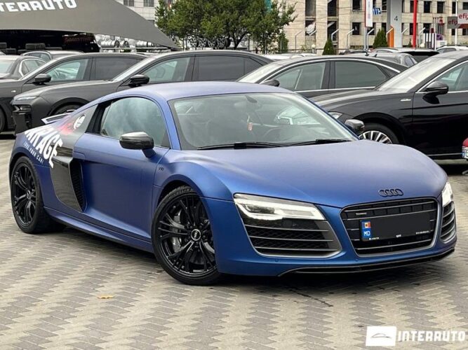 Audi R8 32 interauto-car
