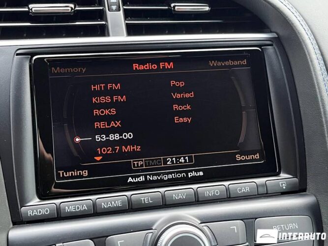 Audi R8 40 interauto-car