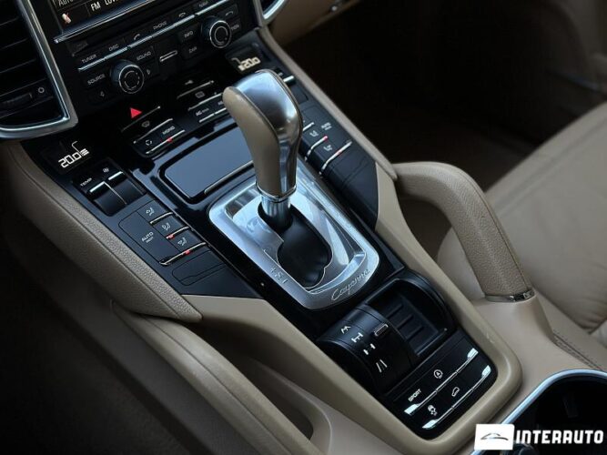 Porsche Cayenne 43 interauto-car