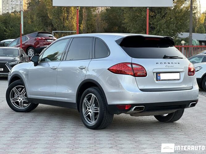 Porsche Cayenne 34 interauto-car