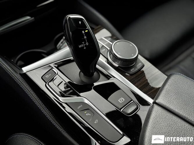 BMW 530e 49 interauto-car