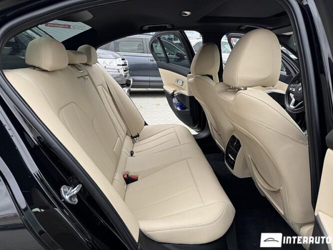 BMW 330 48 interauto-car