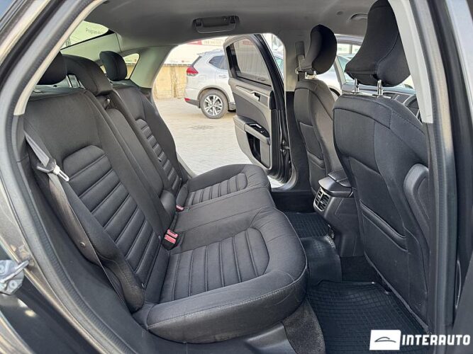 Ford Fusion 44 interauto-car