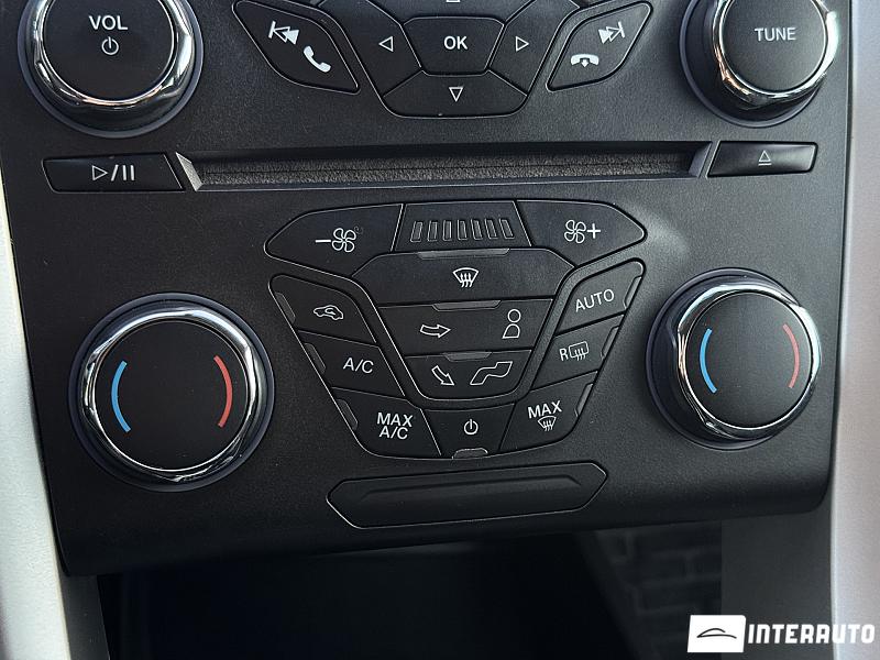 Ford Fusion 21 automobil-interauto