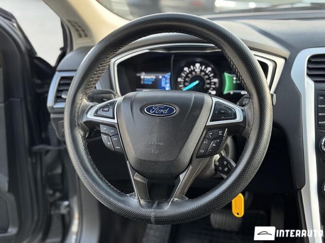 Ford Fusion 37 interauto-car