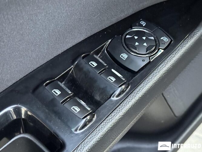 Ford Fusion 47 interauto-car