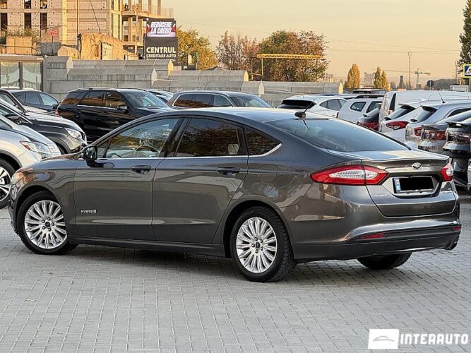 Ford Fusion 34 interauto-car