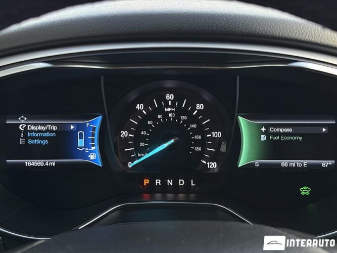 Ford Fusion 38 interauto-car