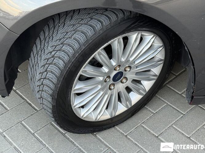 Ford Fusion 46 interauto-car