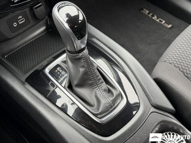 Nissan Qashqai 42 interauto-car