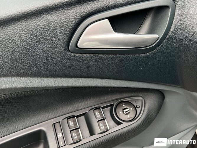 Ford Grand C-MAX 41 interauto-car