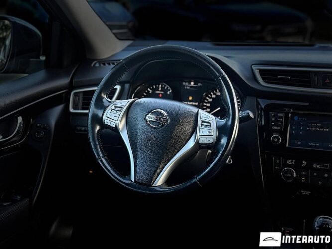 Nissan Qashqai 38 interauto-car