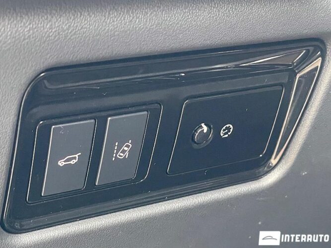 Jaguar F-Pace 35 interauto-car