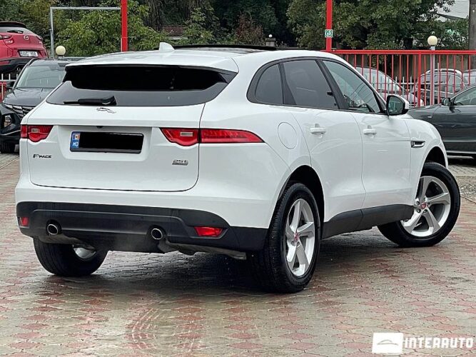 Jaguar F-Pace 31 interauto-car