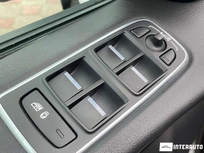 Jaguar F-Pace 34 interauto-car