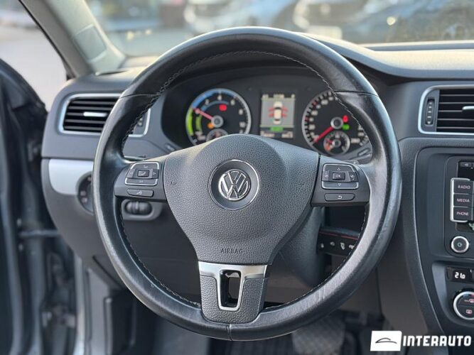 Volkswagen Jetta 37 interauto-car