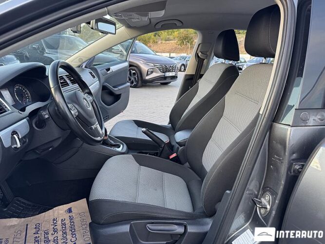 Volkswagen Jetta 35 interauto-car