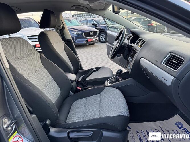 Volkswagen Jetta 43 interauto-car