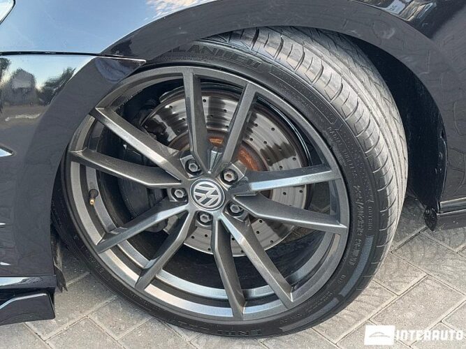 Volkswagen Golf R 48 interauto-car