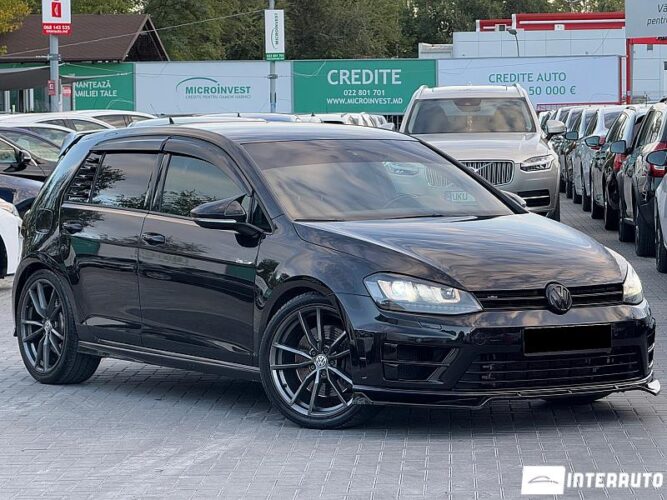 Volkswagen Golf R 33 interauto-car
