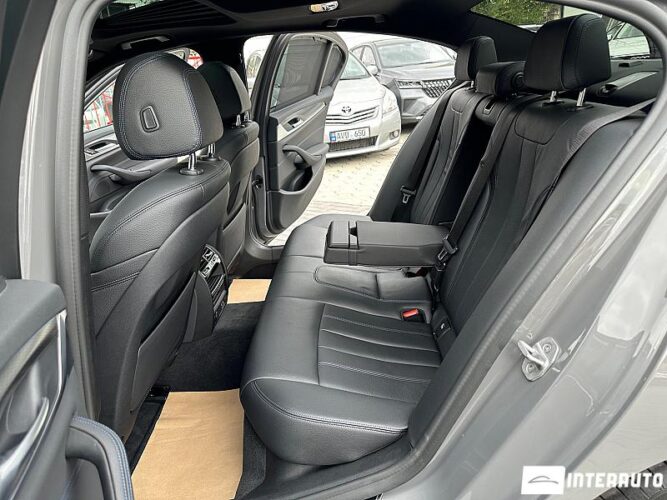 BMW 530e 39 interauto-car