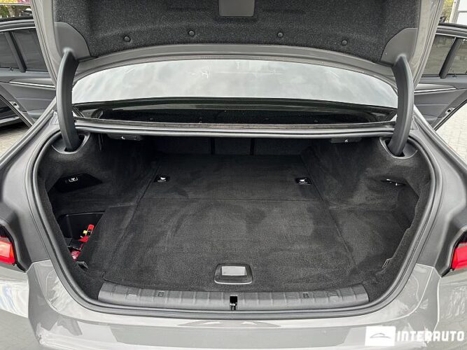 BMW 530e 49 interauto-car