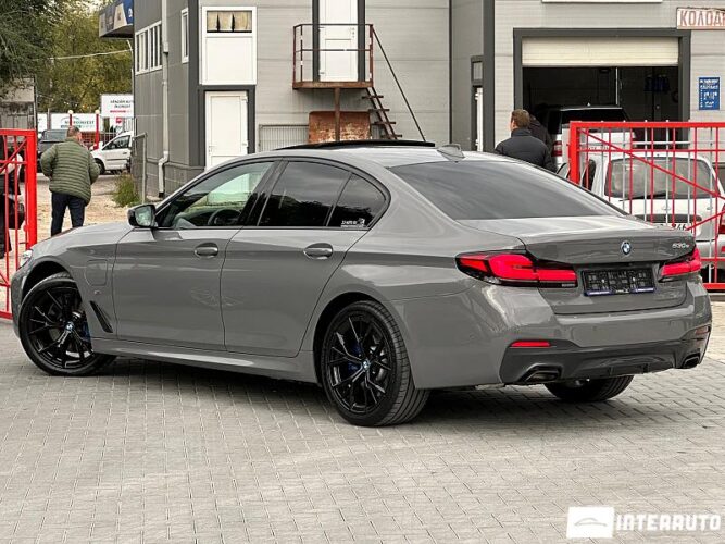 BMW 530e 35 interauto-car