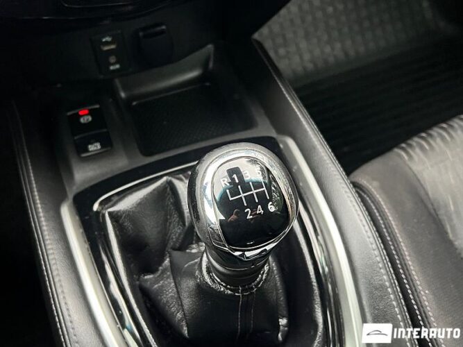 Nissan X-Trail 44 interauto-car