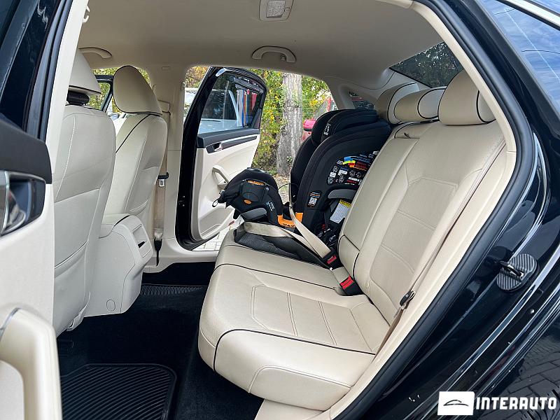 Volkswagen Passat 30 automobil-interauto